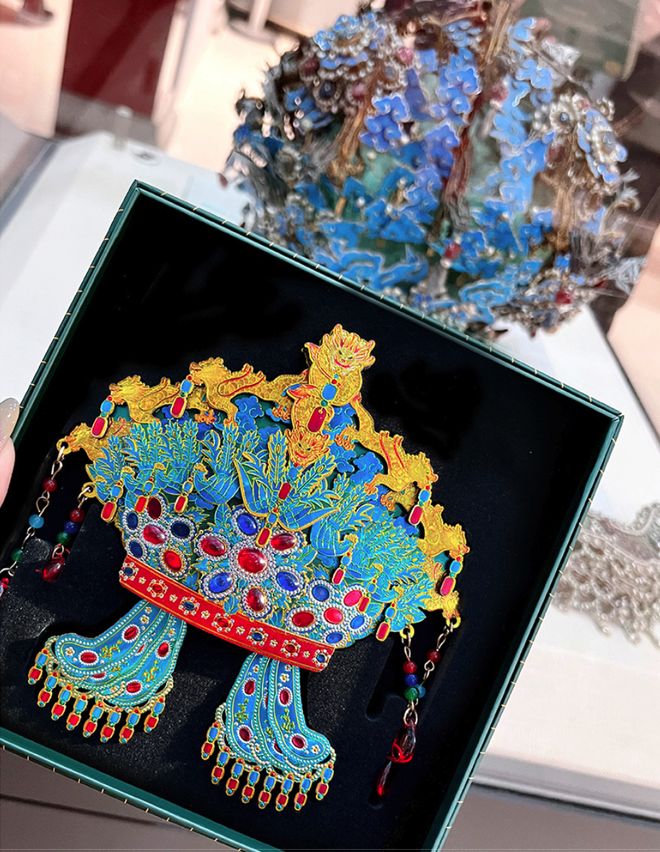 冰箱贴你抢到了吗？瓦力棋牌爆火的凤冠(图4)