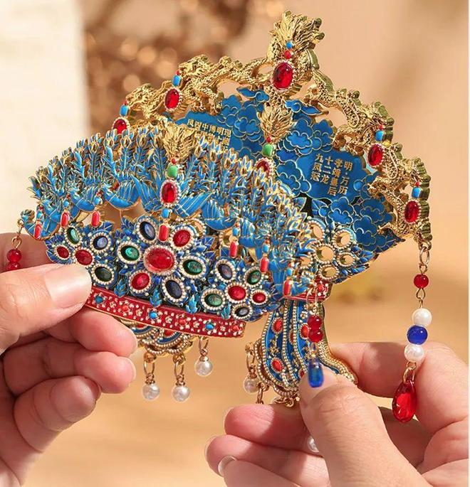 冰箱贴你抢到了吗？瓦力棋牌爆火的凤冠(图10)