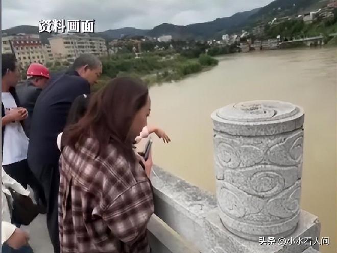 曝光央媒发声披露更多两家推责谈不拢瓦力游戏试玩新郎跳河后续：最后遗言(图2)